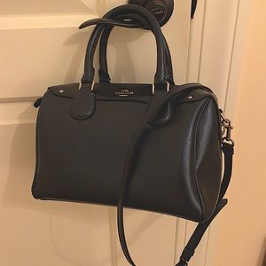 Coach bag with shoulder strap. Dark blue shimmer.